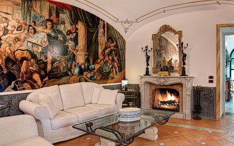 Palazzo Villa Dei Nobili: Ejendom, Couch, Billedramme, Indretning, Belysning, Stue, Etage, Væg, Træ, Gulvbelægning