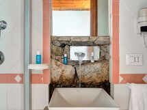 la-dimora-di-athena-nerano-apartment-bathroom