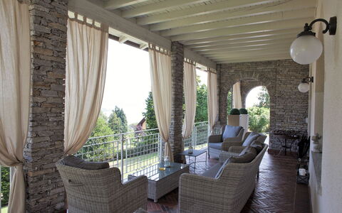 Villa Ermelinda: Plante, Ejendom, Skygge, Bygning, Indretning, Stol, Gardin, Stue, Stueplante, Vindue