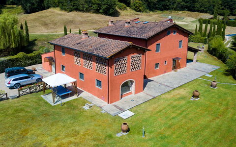 Villa Rossa: Hus, Land Lot, Landskab, Boligområde, Tag, Hjem, Landdistrikt, Lawn, Have, Sommerhus