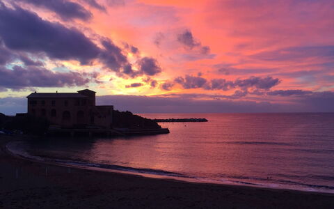 Luigina - Levanto: Himmel, Vand, Horisont, Krop Af Vand, Afterglow, Skumring, Solnedgang, Hav, Coastal Og Oceaniske Landskabsformer