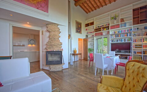 Villa Ancora: Belysning, Træ, Værelse, Indretning, Etage, Gulvbelægning, Væg, Loft, Hylde, Hearth