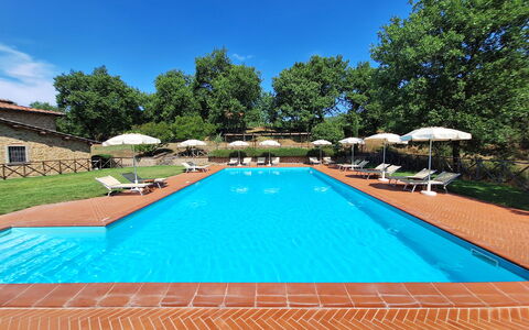 Agriturismo L'incrociata: Svømmepøl, Udvej, Eco Hotel, Hacienda, Estate, Hotel, Skygge, Villa, Udendørs Møbler, Landscaping