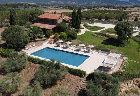 Campo Valerio: Vand, Ejendom, Bygning, Plante, Azure, Træ, Botanik, Svømmepøl, Fritid, Boligområde