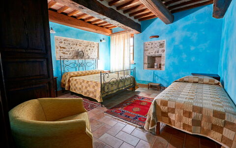 Agriturismo Il Molino Di Uncinano: Ejendom, Møbel, Træ, Stue, Indretning, Bord, Billedramme, Etage, Gulvbelægning, Hårdttræ
