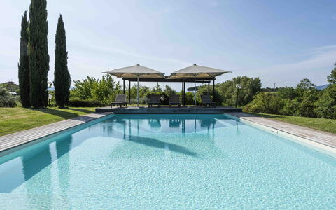 Casina Dell'acquaborra: Blå, Vand, Svømmepøl, Skygge, Udendørs Møbler, Udvej, Eco Hotel, Landscaping, Afspejling, Reflekterende Pool