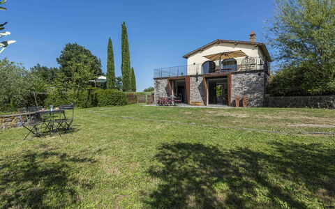Casina Dell'acquaborra: Hjem, Estate, Sommerhus, Stuehus, Have, Lawn, Landscaping, Hegn, Villa, Gård