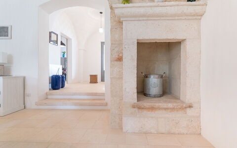Masseria Tufo Bianco: Bygning, Hus, Etage, Gulvbelægning, Træ, Hal, Dør, Gips, Stue