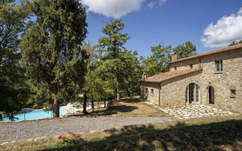 Villa Lucarella: Træ, Hus, Hjem, Estate, Sommerhus, Stuehus, Landdistrikt, Landscaping, Have, Villa