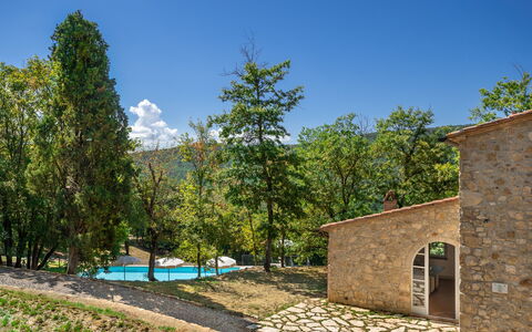 Villa Lucarella: Svømmepøl, Estate, Skygge, Hacienda, Stenmur, Flise, Eco Hotel, Stuehus, Backyard, Udvej