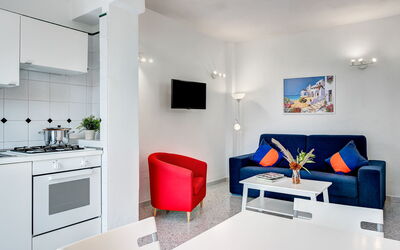 Trliocale Classic Wave: Møbel, Ejendom, Cabinetry, Bygning, Komfort, Indretning, Studio Couch, Gulvbelægning, Stue