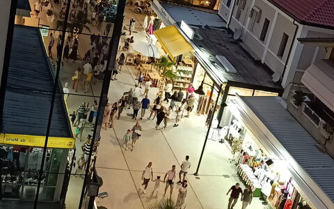 Cattolica Sea Loft: Bygning, Vindue, Infrastruktur, Urban Design, Kvarter, Offentlige Rum, Crowd, City, Fritid