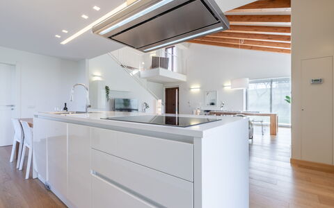 Villa Clair: Cabinetry, Countertop, Bygning, Træ, Indretning, Gulvbelægning, Etage, Hus, Køkken