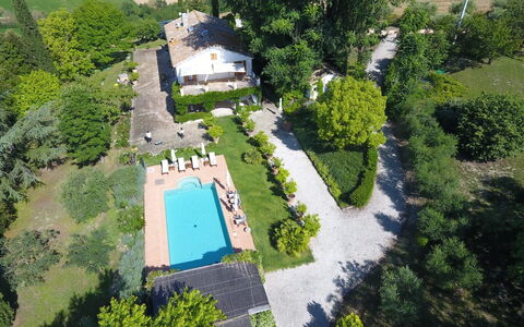 Villa La Picena: Plante, Vandressourcer, Bygning, Vand, Træ, Land Lot, Naturlige Landskab, Urban Design, Vegetationen, Græs