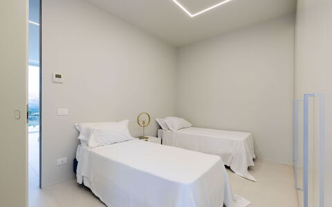 Villa Diodoro: Møbel, Bygning, Komfort, Pude, Indretning, Hus, Træ, Etage, Bed Frame