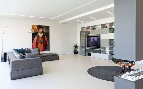 Villa Diodoro: Billedramme, Møbel, Couch, Reol, Komfort, Stue, Indretning, Gulvbelægning, Etage