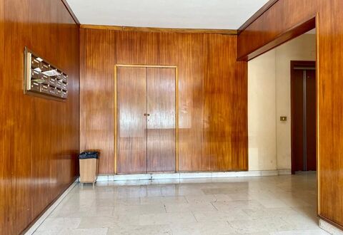 Novoli Suite Apartment: Ejendom, Træ, Belysning, Hal, Dør, Indretning, Gulvbelægning, Etage, Bejdse