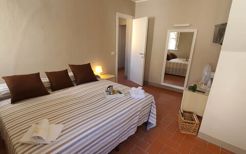 Loft Lucca: Ejendom, Møbel, Bygning, Komfort, Træ, Indretning, Etage, Gulvbelægning, Pude