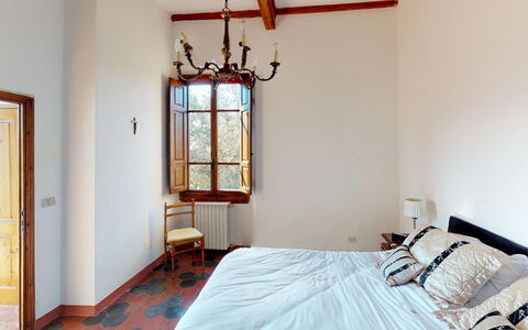Villa La Cicogna Tuscany: Møbel, Vindue, Bygning, Komfort, Træ, Hus, Textile, Belysning, Indretning, Arkitektur