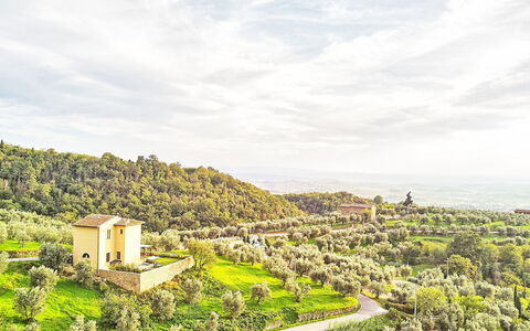 Casa Lionardo: Sky, Himmel, Plante, Naturlige Landskab, Highland, Græs, Landskab, Træ, Græs-, Horisont