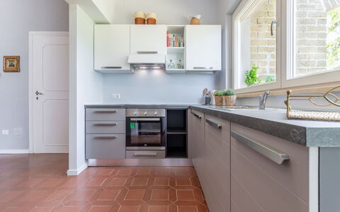 Villa Elpidio: Countertop, Cabinetry, Møbel, Ejendom, Bygning, Køkken, Køkkenvask, Komfur, Håndvask, Træ