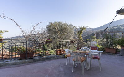 Lory House