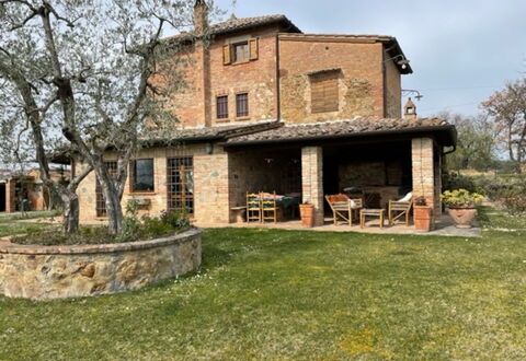 Villa Nibbiano: Plante, Himmel, Bygning, Vindue, Hus, Træ, Land Lot, Træ, Græs, Sommerhus