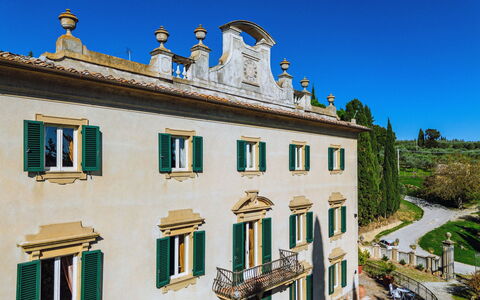 Villa Staggia: Facade, Arkitektur, Estate, Villa, Hotel, Mansion, Altan