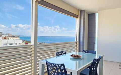 Suite Le Vele: Indretning, Etage, Gulvbelægning, Lejlighed, Møbel, Hav, Glas, Loft, Altan, Ocean