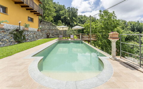Casa Aurora - Recco, Liguria: Vand, Plante, Sky, Ejendom, Himmel, Træ, Botanik, Krop Af Vand, Svømmepøl, Fritid