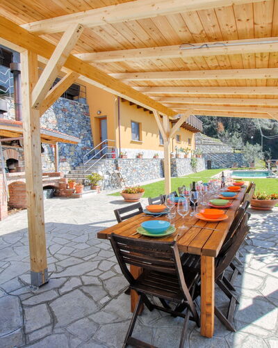 Casa Aurora - Recco, Liguria: Flise, Udvej, Eco Hotel, Sommerhus, Skygge, Stol, Svømmepøl, Estate, Udendørs Møbler, Design