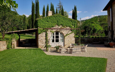 Villa Dell'abate: Himmel, Plante, Træ, Græs, Sommerhus, Landskab, Landdistrikt, Naturlige Landskab, Bygning, Facade
