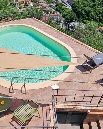 Belvedere, House With Private Pool And Garden, Rec: Bygning, Ejendom, Vand, Plante, Grøn, Svømmepøl, Udendørs Møbler, Skygge, Træ, Træ