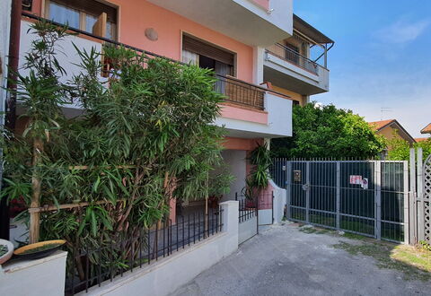 La Butterfly: Plante, Bygning, Vindue, Urban Design, Kvarter, Hegn, Boligområde, Facade, Ejendom, Ejerlejlighed