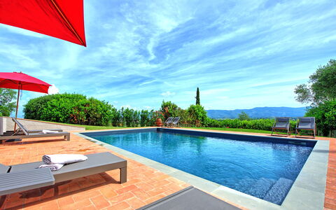 Villa Marliana: Vand, Himmel, Sky, Plante, Svømmepøl, Azure, Træ, Skygge, Udendørs Møbler, Rektangel