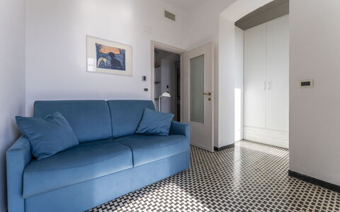 A Due Passi da Camogli 2, Seaview, Wifi: Billedramme, Ejendom, Møbel, Couch, Komfort, Dør, Indretning, Gulvbelægning, Etage