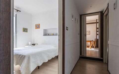 A Due Passi da Camogli, Seaview with Terrace, Wifi: Træ, Dør, Etage, Bygning, Gulvbelægning, Ejendom, Hårdttræ, Komfort, Skygge