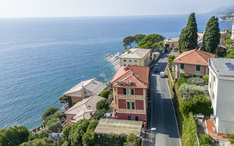 A Due Passi da Camogli, Seaview with Terrace, Wifi: Vand, Himmel, Plante, Bygning, Azure, Vindue, Træ, Coastal Og Oceaniske Landskabsformer, Urban Design
