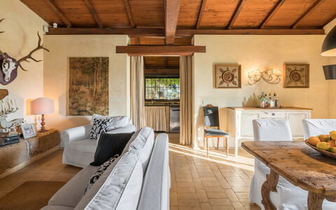 Casale Delle Papere, Pool, Romantic Holiday In Nep: Møbel, Bord, Træ, Billedramme, Indretning, Belysning, Stue, Etage, Gulvbelægning, Hårdttræ