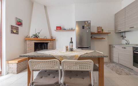 Il Colle Sul Mare Holiday Home: Cabinetry, Møbel, Ejendom, Bord, Stol, Træ, Countertop, Belysning, Indretning, Køkken