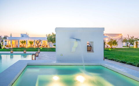 Masseria Lamacerase: Vand, Plante, Himmel, Ejendom, Bygning, Natur, Azure, Svømmepøl, Belysning, Indretning