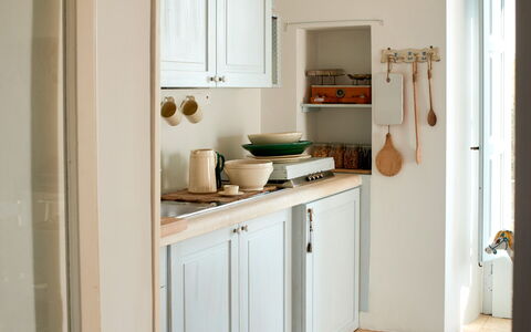 Masseria Lamacerase: Cabinetry, Køkken, Træ, Køkken Apparat, Reoler, Countertop, Etage, Gulvbelægning, Husholdningsapparat, Større Bandage