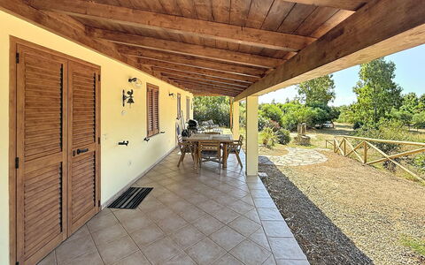 Eucalipto: Træ, Gulvbelægning, Dør, Veranda, Skygge, Sommerhus, Bejdse, Estate, Hårdttræ, Udendørs Struktur
