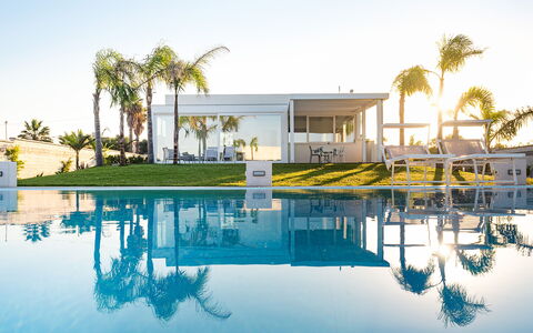 Casa Biancoverde - Marsala, Sicilia: Vand, Himmel, Ejendom, Bygning, Natur, Azure, Træ, Svømmepøl, Arkitektur, Plante