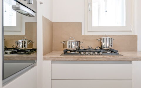Villa Del Capitolo Con Trullo: Ejendom, Bordservice, Countertop, Køkken Apparat, Komfur, Gaskomfur, Cooktop, Køkken, Indretning, Komfur