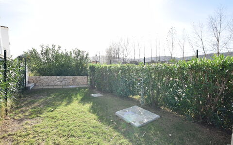 Luisa Apartment In Budoni, Shared Pool: Busk, Have, Hegn, Hæk, Landscaping, Home Fencing, Backyard, Lawn, Gård, Skygge