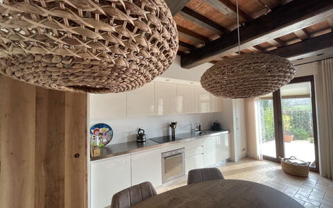 Nocellara Spereto Apartment With Pool, Montaione: Ejendom, Møbel, Cabinetry, Bygning, Countertop, Træ, Indretning, Arkitektur, Plante, Stue