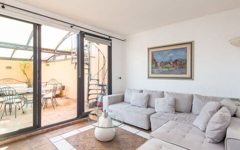 Santa Cecilia View: Plante, Vand, Sky, Himmel, Bygning, Svømmepøl, Træ, Skygge, Urban Design, Fritid