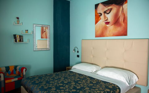 Villa Trivigno: Møbel, Indretning, Seng, Soveværelse, Væg, Sengetøj, Sengetøj, Etage, Værelse, Gulvbelægning