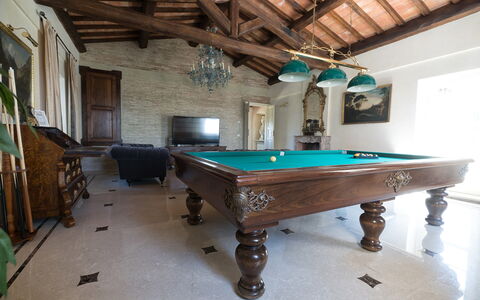 Luxury Villa Con Spa e Panorama a 40 Min Da Roma: Billardbord, Bord, Billardstue, Pool, Billard, Træ, Opholdsrum, Bygning, Indretning